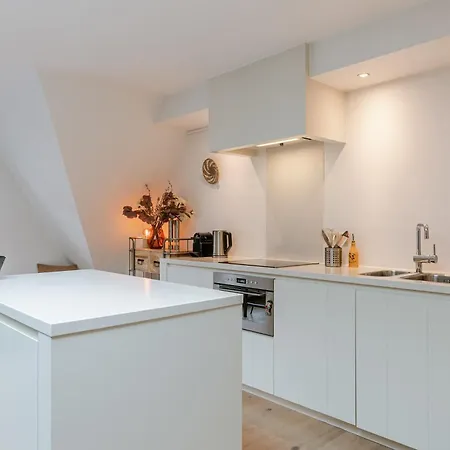 Huswell - Modern In Historic *