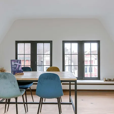 Huswell - Modern In Historic